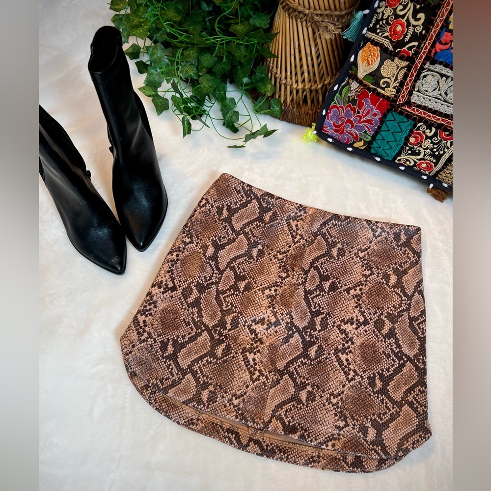 Lulu's Brown Snake Print Skirt Small